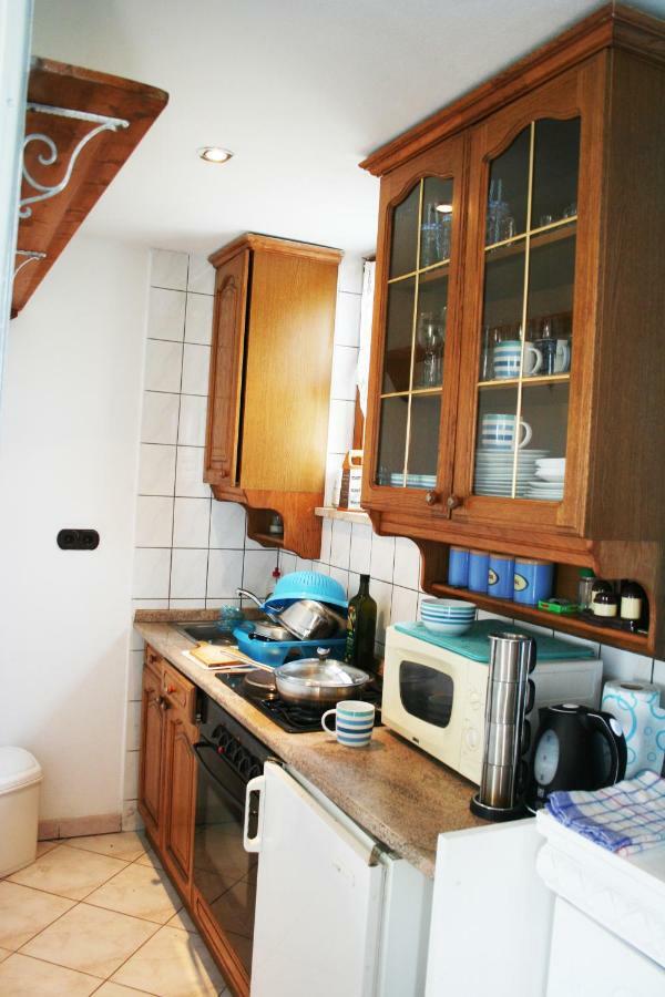 Apartment Azriel Vir Buitenkant foto