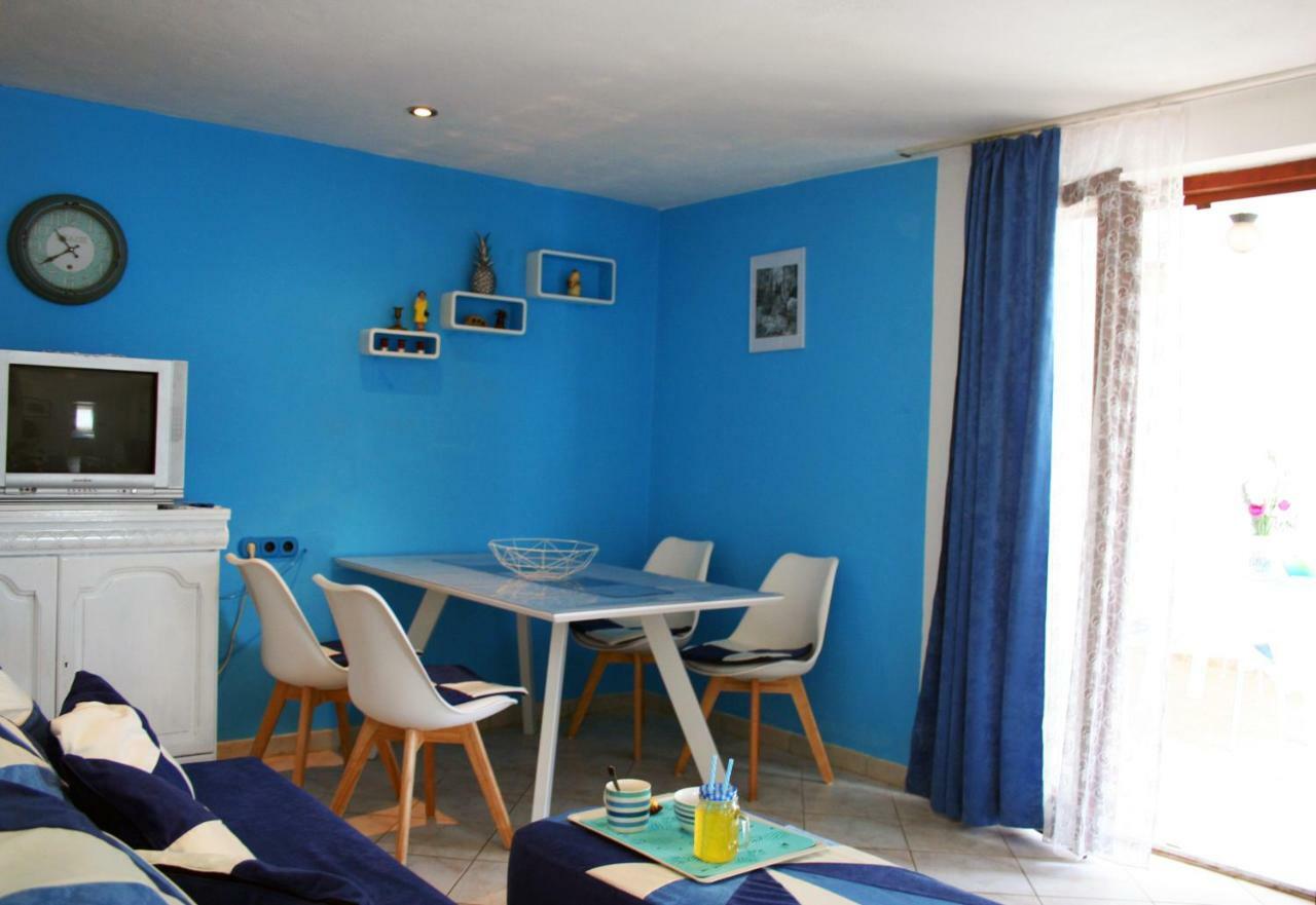 Apartment Azriel Vir Buitenkant foto